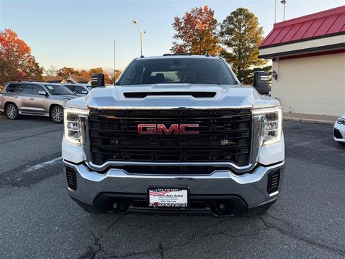 Used 2022 GMC Sierra 3500 Pro w/ Convenience Package image 2