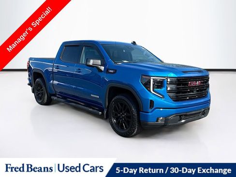 Used 2022 GMC Sierra 1500 Elevation w/ Elevation Premium Package AWD/4WD image 1