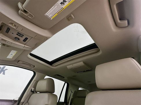 Used 2015 GMC Yukon SLT w/ Open Road Package image 27