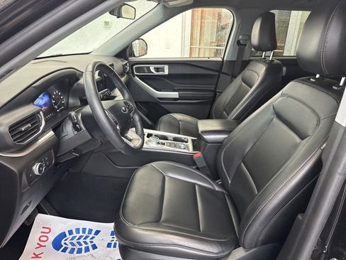 Certified 2022 Ford Explorer XLT w/ Equipment Group 202A image 19