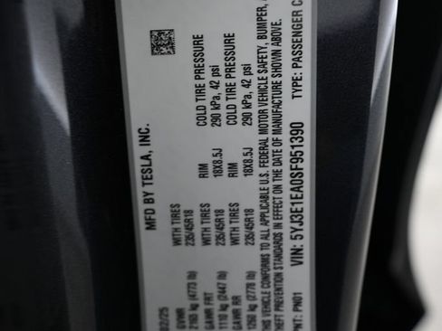 Used 2025 Tesla Model 3 Long Range RWD image 26