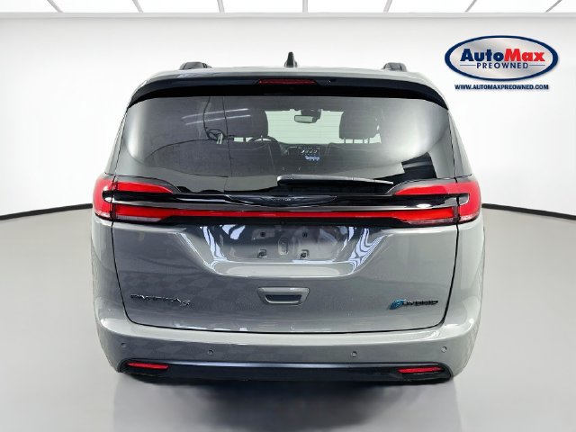 Used 2025 Chrysler Pacifica Premium FWD image 8