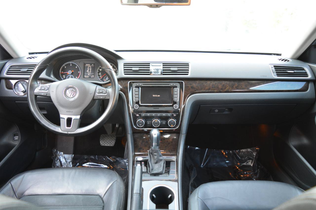 Used 2014 Volkswagen Passat TDI SEL Premium FWD image 18