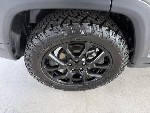 Used 2023 Jeep Compass Latitude w/ Sun and Sound Group AWD/4WD image 48