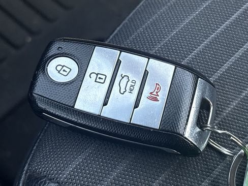 Used 2016 Kia Forte SX FWD image 24