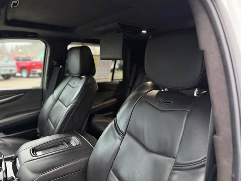 Used 2015 Cadillac Escalade Platinum image 11