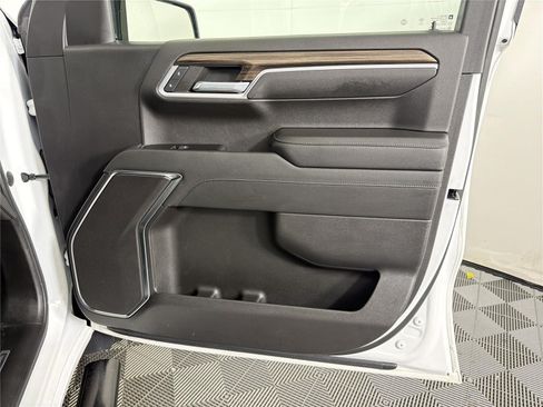 Used 2022 Chevrolet Silverado 1500 RST AWD/4WD image 12