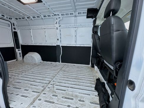 Used 2025 RAM ProMaster 2500 w/ Convenience Group FWD image 17