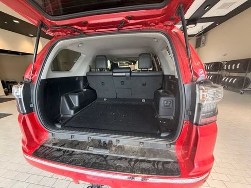 Used 2022 Toyota 4Runner Limited AWD/4WD image 4