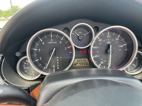 Used 2006 MAZDA MX-5 Miata Grand Touring w/ Premium Pkg RWD image 12