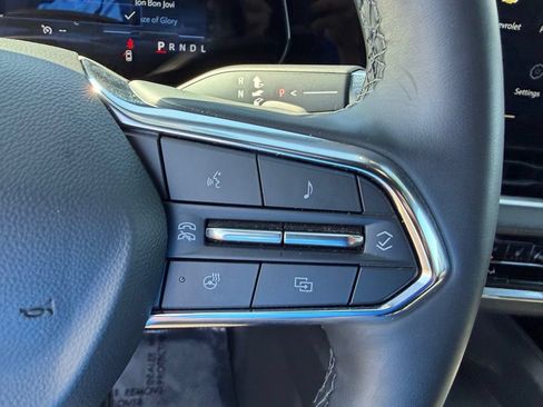 Used 2025 Chevrolet Equinox LT FWD image 24