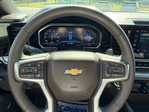 Used 2025 Chevrolet Silverado 1500 LTZ AWD/4WD image 25