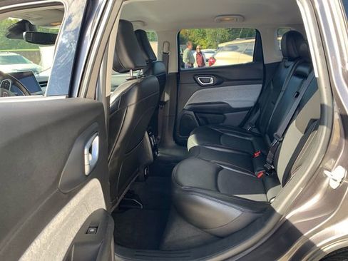 Used 2022 Jeep Compass Latitude image 16