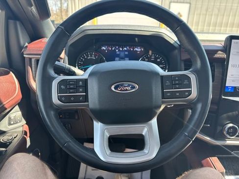 Used 2024 Ford Expedition Limited AWD/4WD image 17