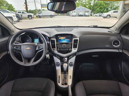 Used 2016 Chevrolet Cruze LT FWD image 18