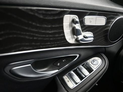 Used 2018 Mercedes-Benz C 300 Sedan w/ Premium Package image 32