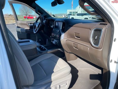 Used 2021 GMC Sierra 1500 SLT w/ SLT Premium Plus Package image 9