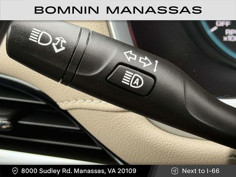 Used 2022 Chevrolet Traverse LS image 22