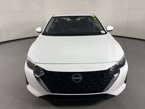 Used 2024 Nissan Sentra SV FWD image 3