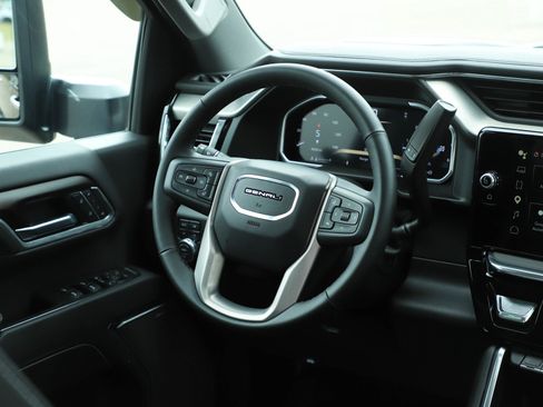Used 2026 GMC Sierra 2500 Denali w/ Technology Package AWD/4WD image 14