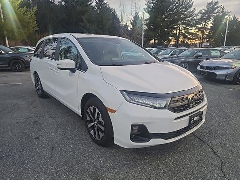 Used 2025 Honda Odyssey EX-L image 2