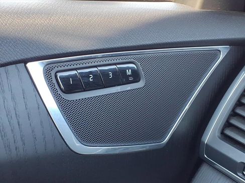 Used 2020 Volvo XC90 T6 Momentum w/ Protection Package Premier image 34