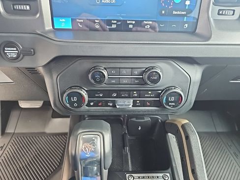Used 2025 Ford Bronco Badlands AWD/4WD image 17