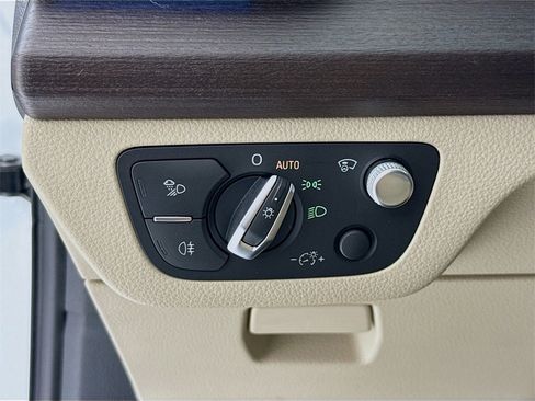 Used 2021 Audi Q5 e Prestige image 15