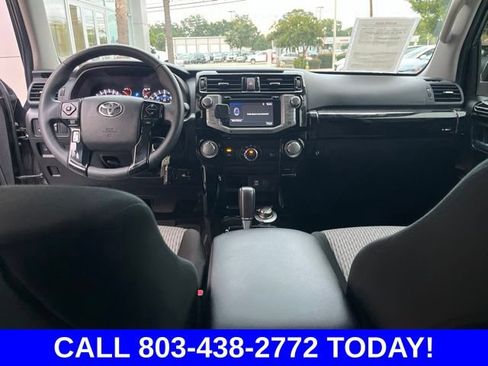 Used 2017 Toyota 4Runner SR5 AWD/4WD image 15