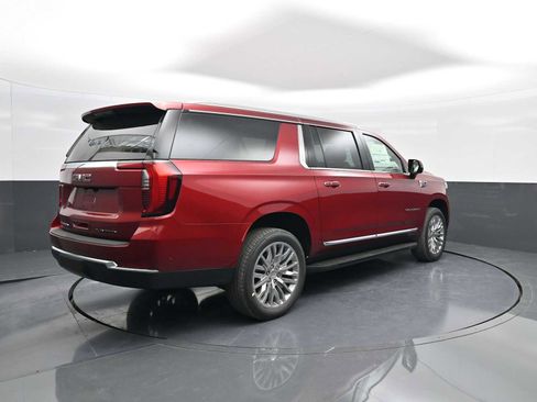 New 2025 GMC Yukon XL Elevation image 7