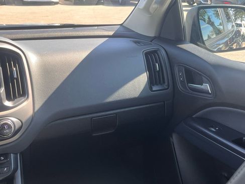 Used 2017 Chevrolet Colorado Z71 AWD/4WD image 14