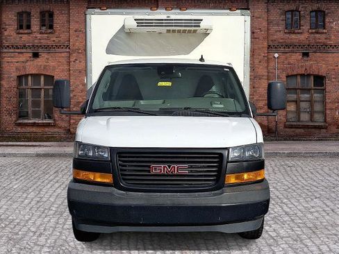 Used 2019 GMC Savana 3500 w/ Power Convenience Package image 2