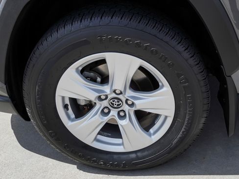 Used 2021 Toyota RAV4 XLE w/ Carpet Mat Package (TMS) AWD/4WD image 12