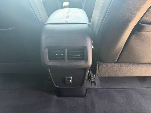 Used 2024 Chevrolet Equinox RS FWD image 18