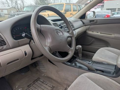 Used 2002 Toyota Camry image 8