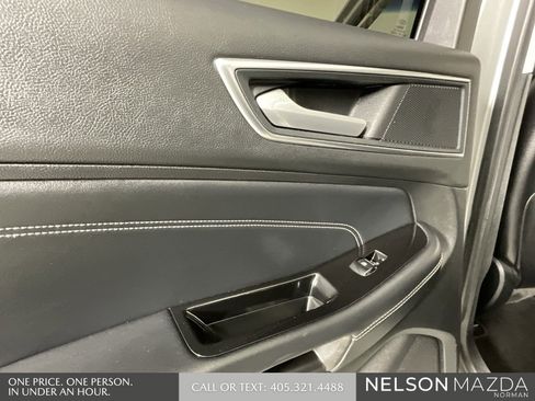 Used 2018 Ford Edge Titanium image 19