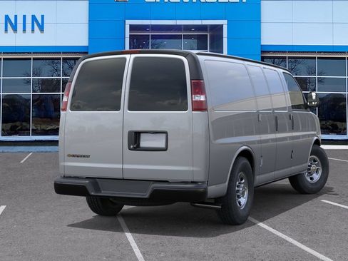 New 2026 Chevrolet Express 3500 RWD image 5