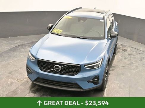 Used 2024 Volvo XC40 B5 Core image 38