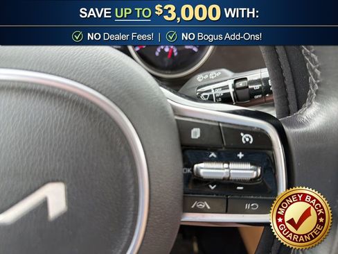 Used 2023 Kia Carnival LX FWD image 25