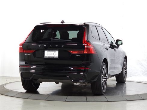 Certified 2025 Volvo XC60 B5 Plus AWD/4WD image 10