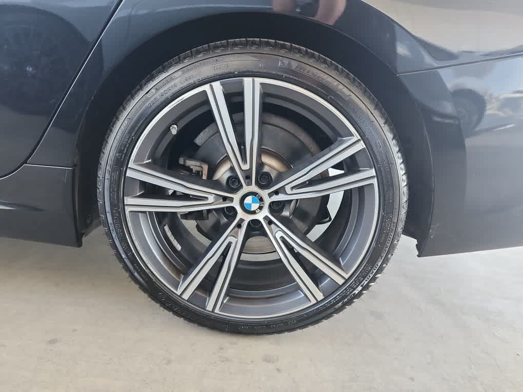 Used 2022 BMW 330i xDrive Sedan w/ M Sport Package AWD/4WD image 10