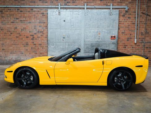Used 2011 Chevrolet Corvette Coupe w/ Preferred Equipment Group RWD image 36