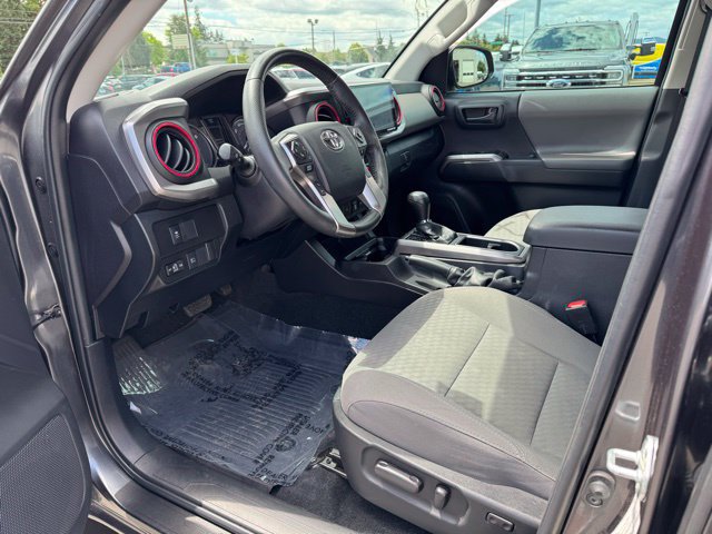 Used 2022 Toyota Tacoma SR5 AWD/4WD image 19