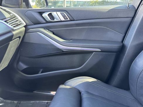Used 2022 BMW X5 xDrive40i w/ M Sport Package image 24