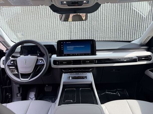 New 2026 Lincoln Aviator AWD image 42