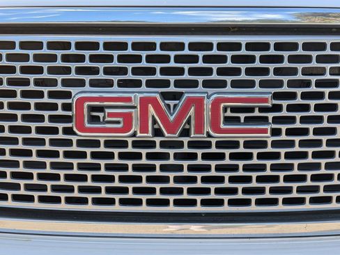 Used 2017 GMC Yukon XL Denali w/ Open Road Package image 5