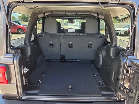 Used 2026 Jeep Wrangler Unlimited Sport AWD/4WD image 16
