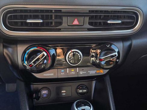 Used 2022 Hyundai Kona SEL image 28