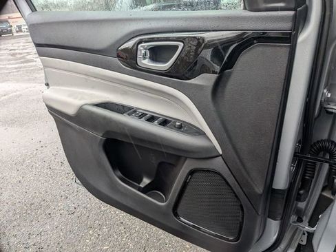 New 2026 Jeep Compass Limited image 21