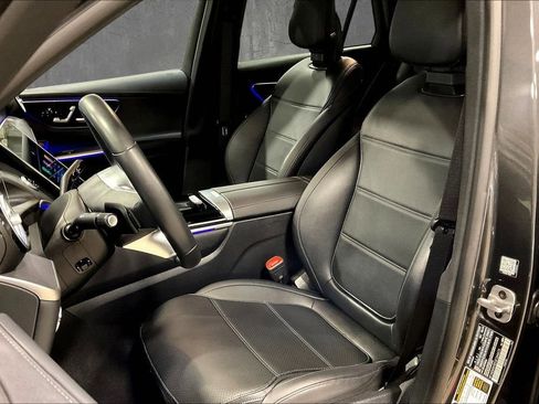 Used 2025 Mercedes-Benz GLC 300 4MATIC image 21